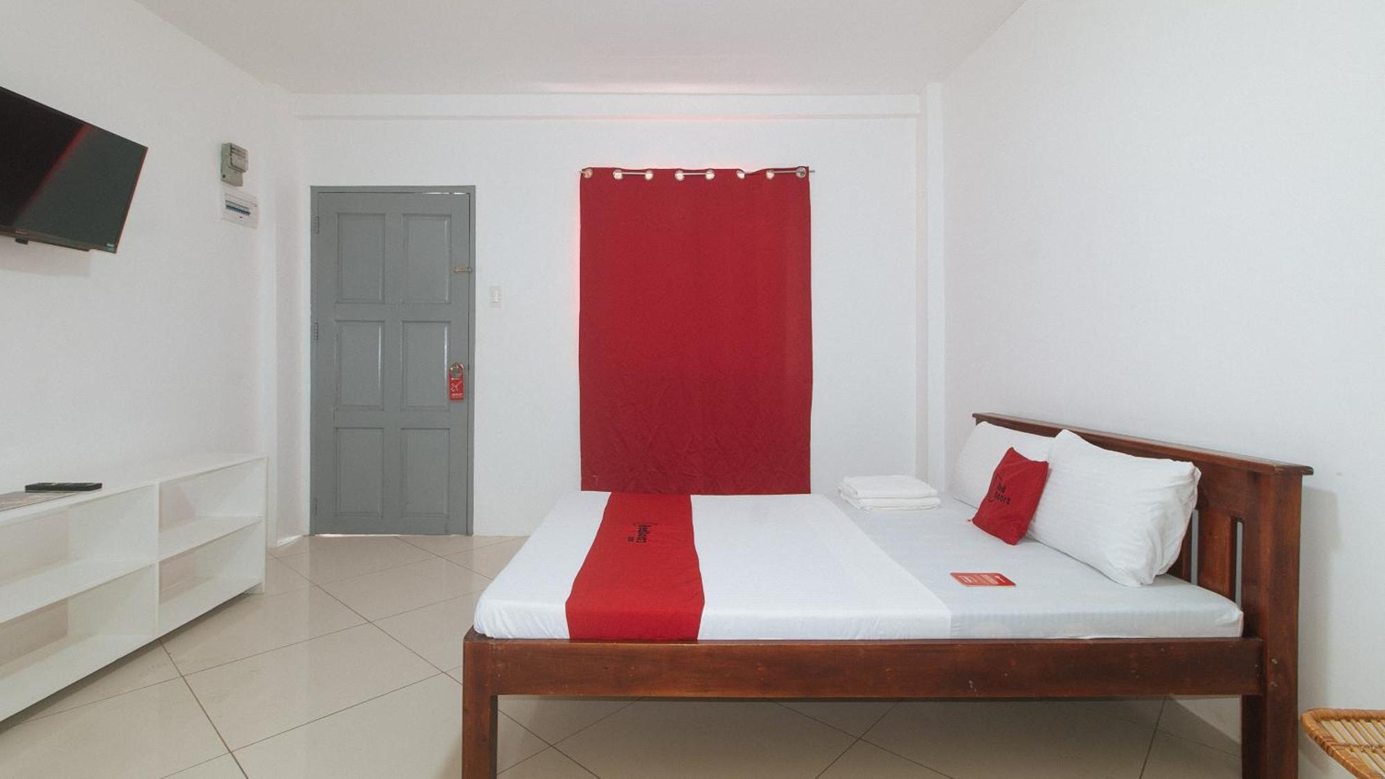 Reddoorz At Fat J Apartelle Mactan Cebu Exterior photo