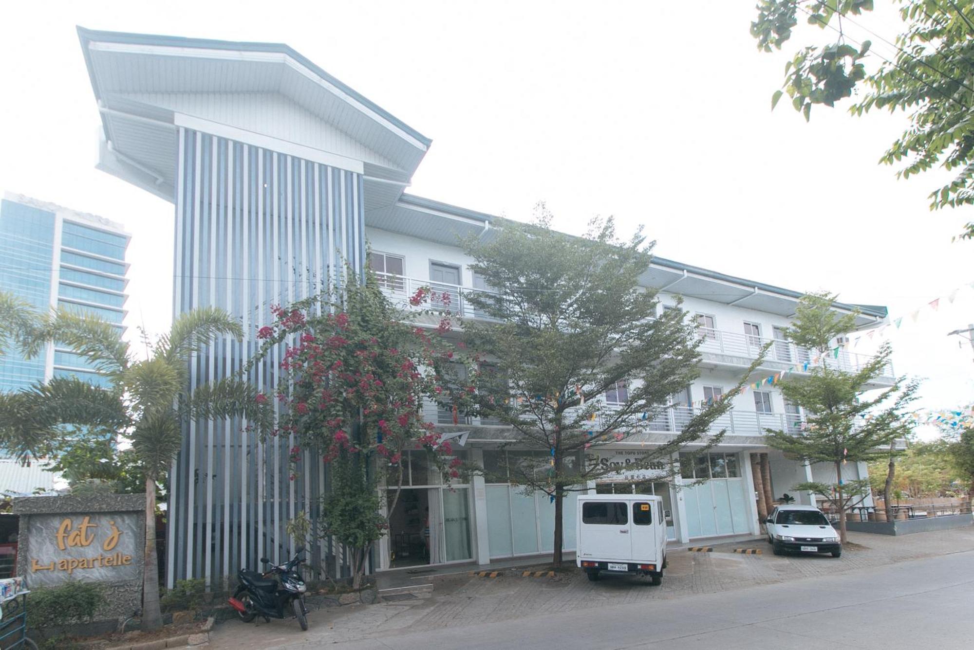 Reddoorz At Fat J Apartelle Mactan Cebu Exterior photo